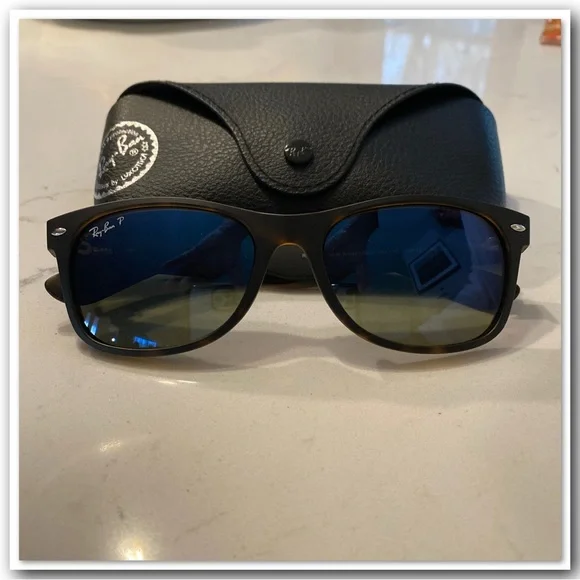 Ray-Ban New Wayfarer Polarized Sunglasses - Black and Tortoise 😎 - Picture 2 of 6
